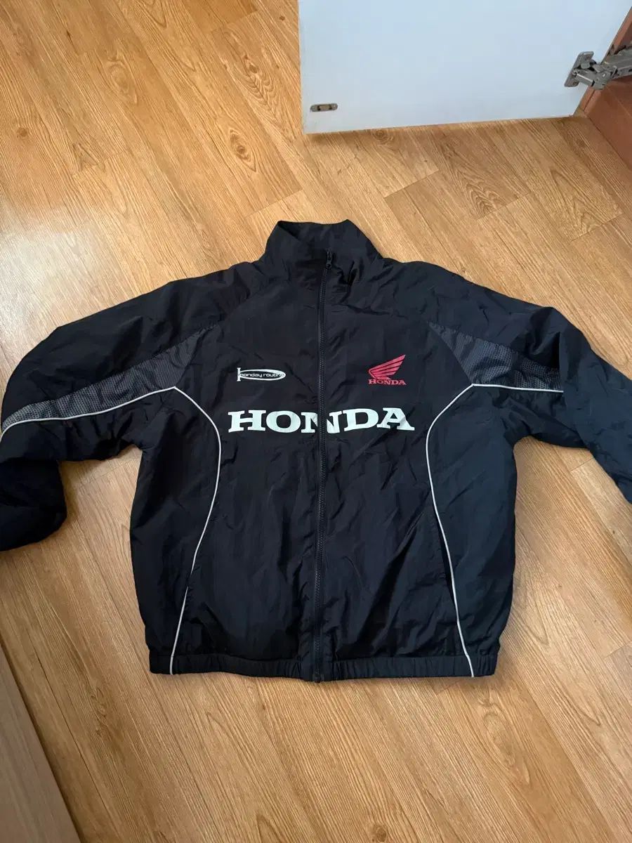 ホンダ ウィンドブレーカー