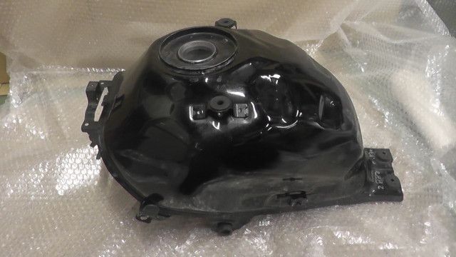 ジクサーSF250　MB8ED22AEK8xxx　の　タンク　凹み:#1778634205