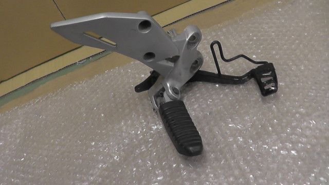 ジクサーSF250　MB8ED22AEK8xxx　の　ステップ　ブレーキペダル:#1778635082