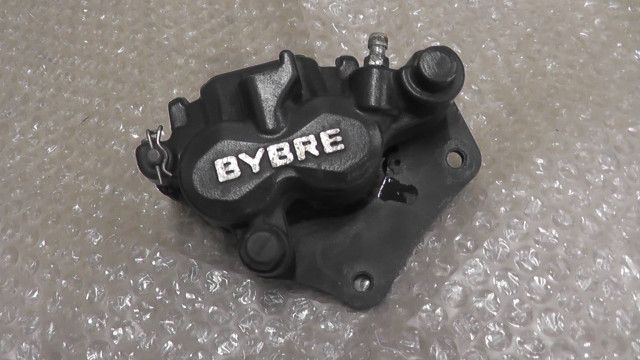 ジクサーSF250　MB8ED22AEK8xxx　の　フロントキャリパー:#1778636844