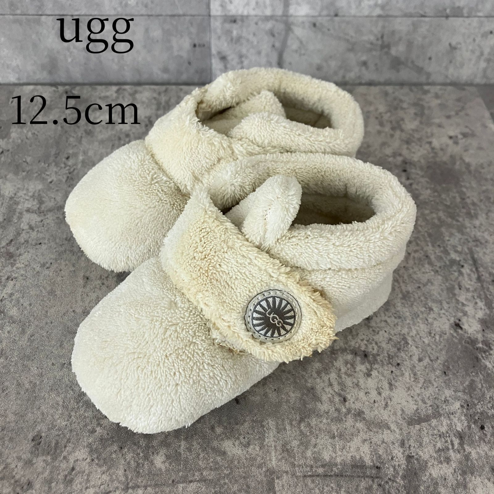 UGG アグ ベビーシューズ 12.5cm 白 ホワイト ボア ルームシューズ ファーストシューズ 3274 箱付き マジックテープ ベルクロ 靴 男の子 女の子 室内履き 出産祝い プレゼント ギフト かわいい ふわふわ