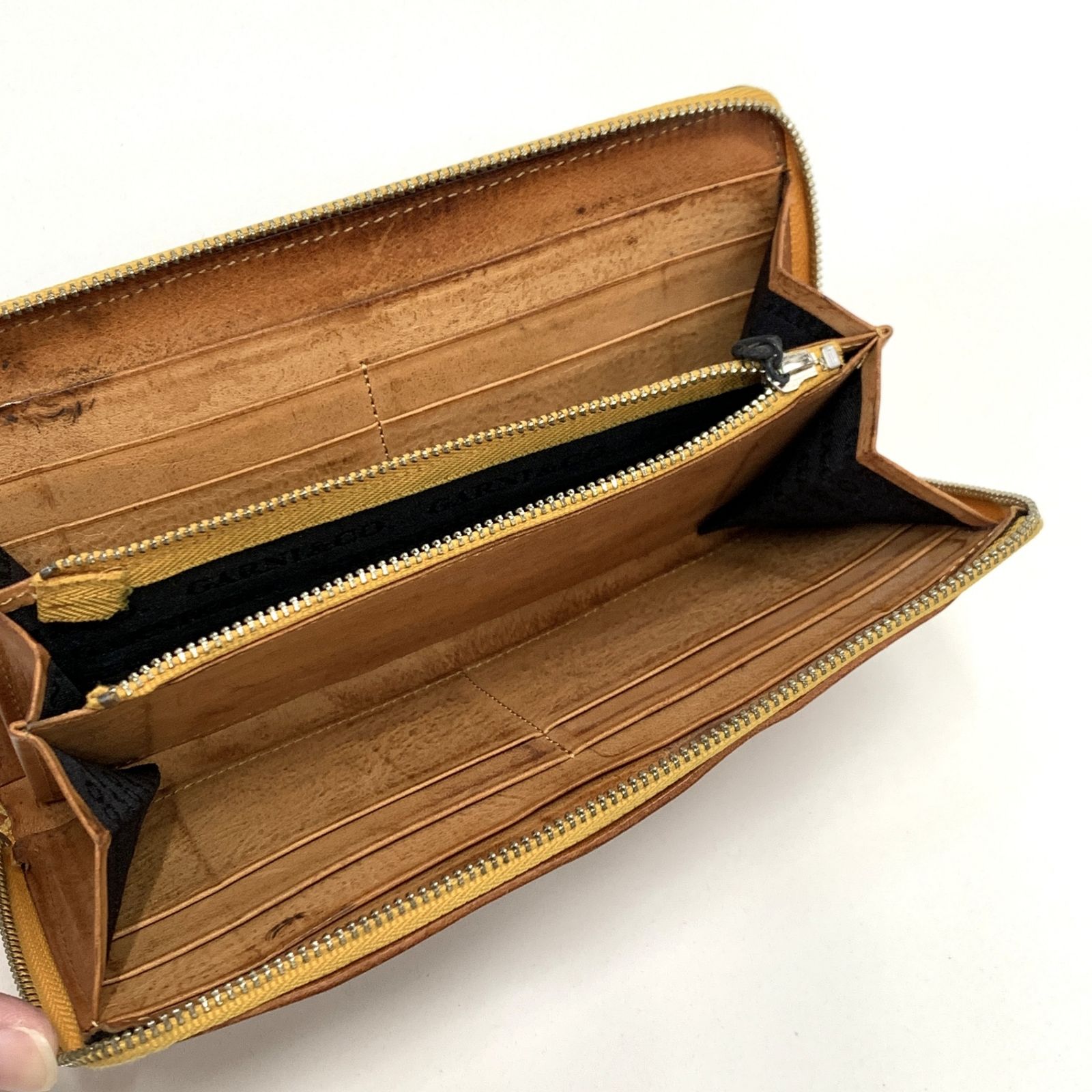 GARNI ガルニ 長財布 レザーロングウォレット Gロゴ刻印 ラウンド GARNI ガルニ 長財布 レザーロングウォレット Gロゴ刻印 ラウンド