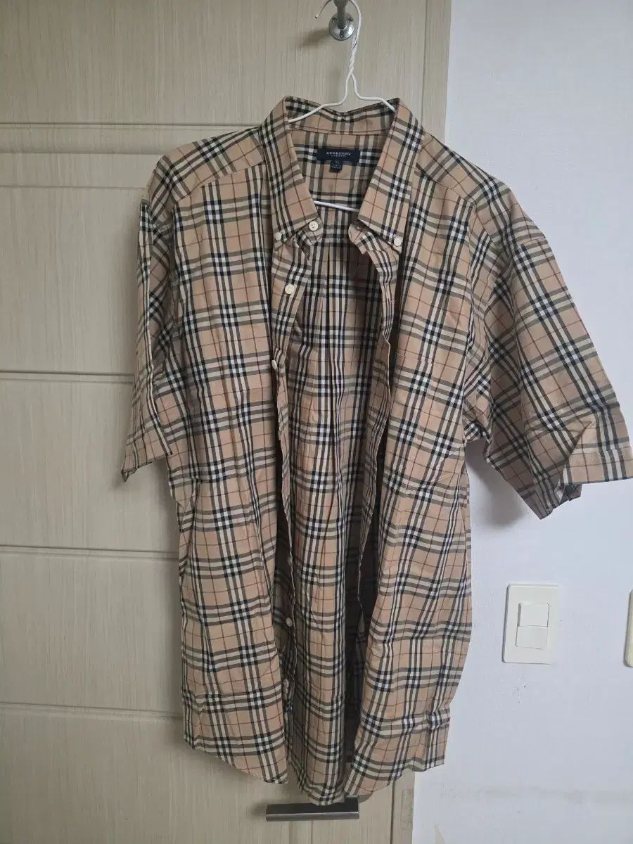 バーバリー 基本 シャツ XL ほぼ新品 出品