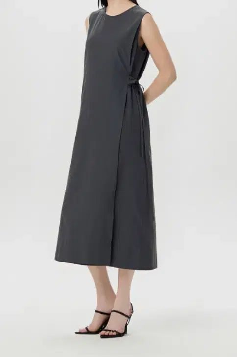 024 DKNY ベルト付き ラップ ロング丈ワンピース