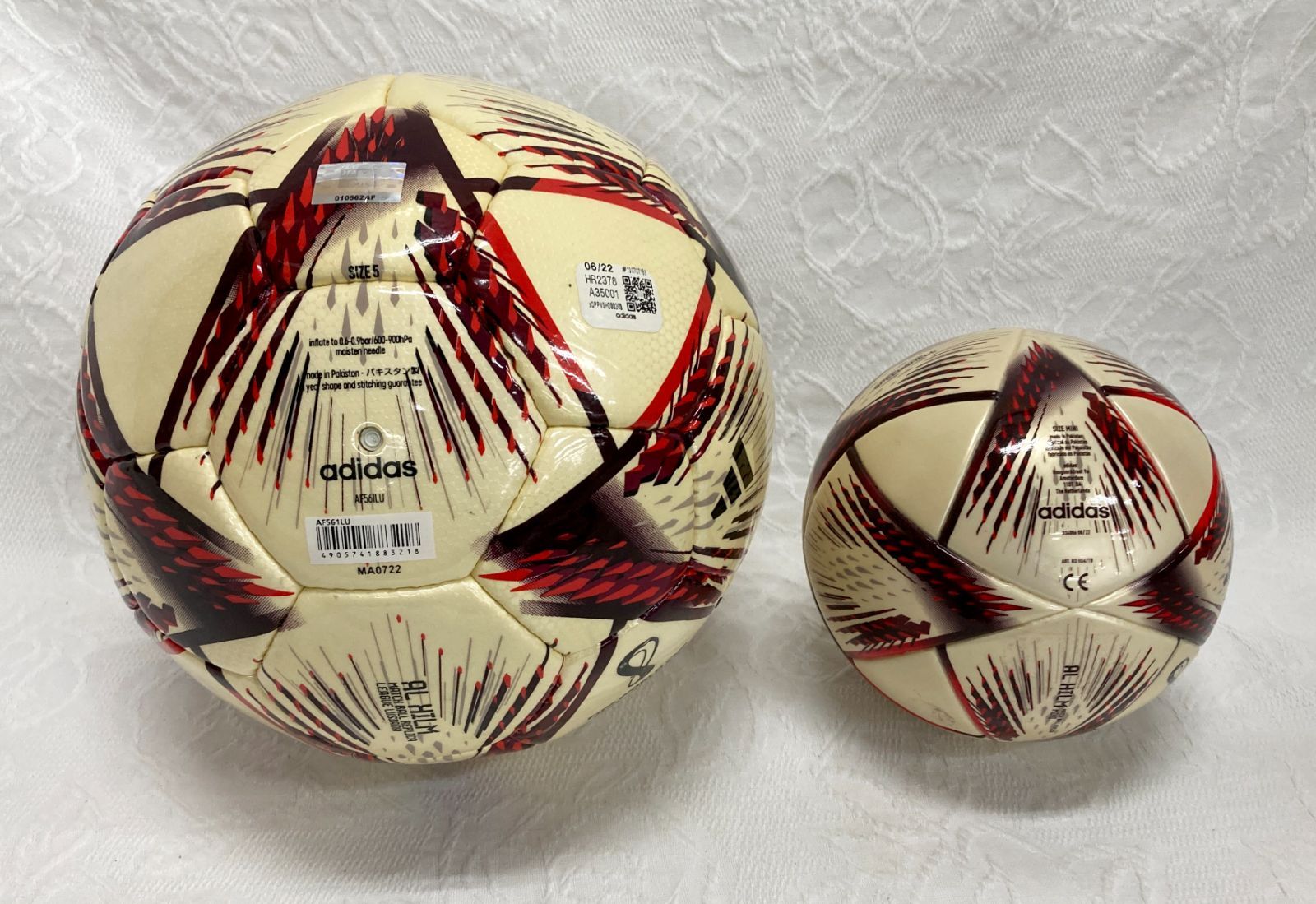 〇 adidas FIFA WORLD CUP 2022 サッカーボール (直径19cm) + ミニ
