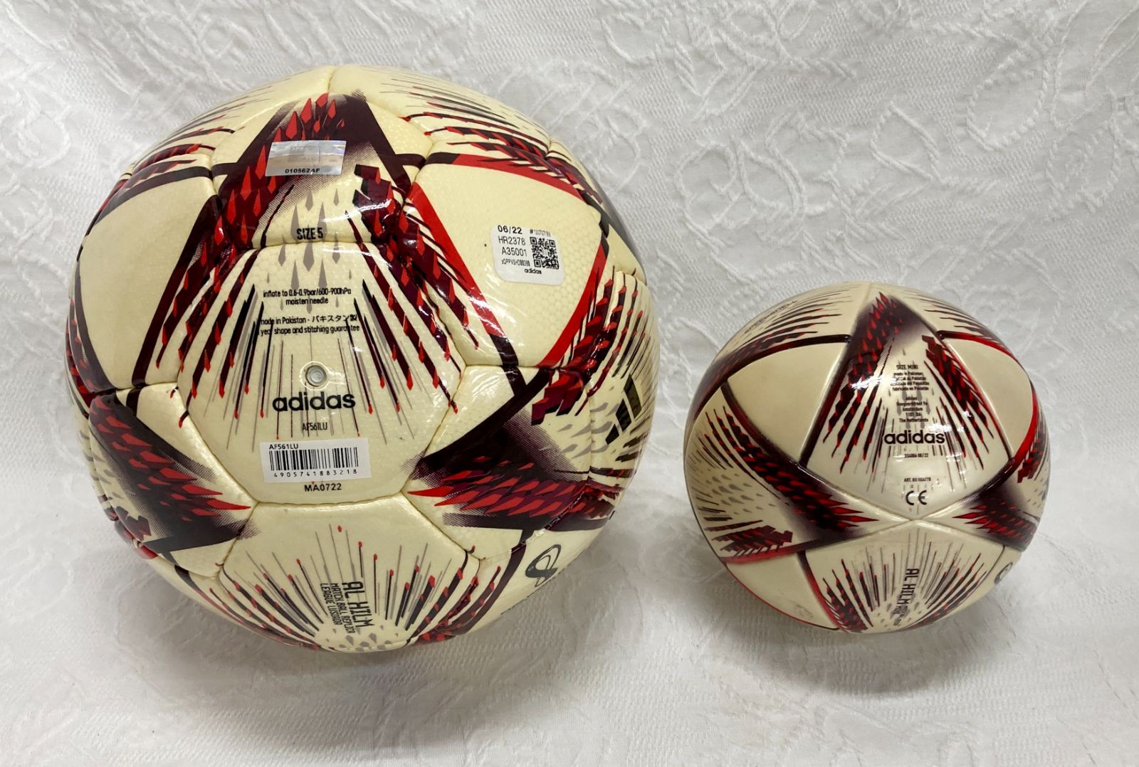 〇 adidas FIFA WORLD CUP 2022 サッカーボール (直径19cm) + ミニ