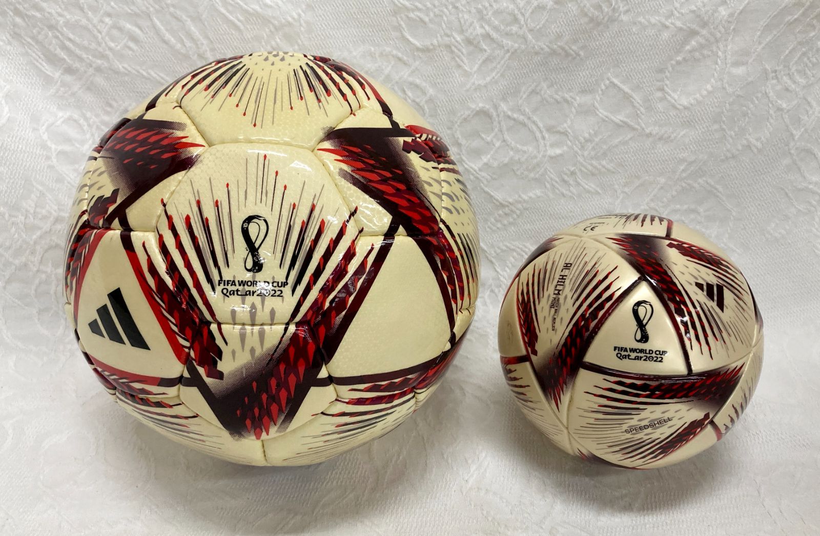 〇 adidas FIFA WORLD CUP 2022 サッカーボール (直径19cm) + ミニ