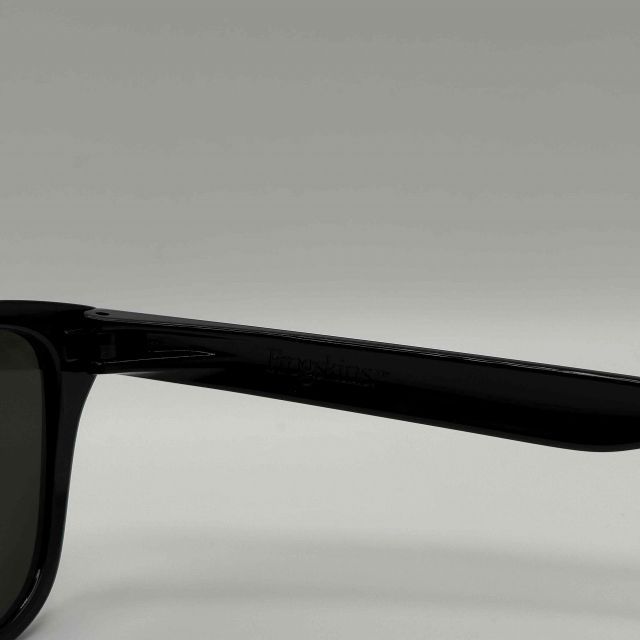 OAKLEY×FRAGMENT DESIGN FROGSKINS XS SUNGLASSES BLACK/WHITE OJ9006