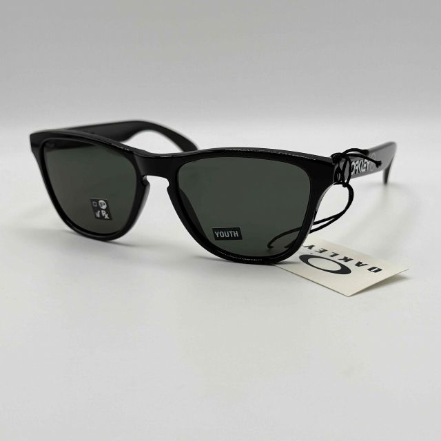 OAKLEY×FRAGMENT DESIGN FROGSKINS XS SUNGLASSES BLACK/WHITE OJ9006