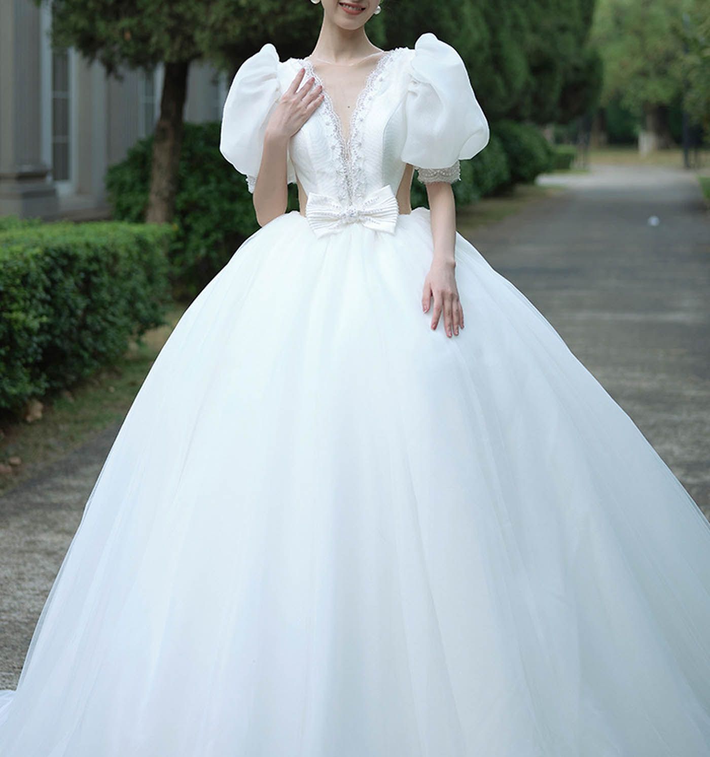 新品 ウェディングドレス ウエディングドレス ロングドレス 二次会 結婚式 前撮り ブライダル 花嫁 Aラインドレス ビッグテールスタイル パフスリーブ リボン バックレス 095