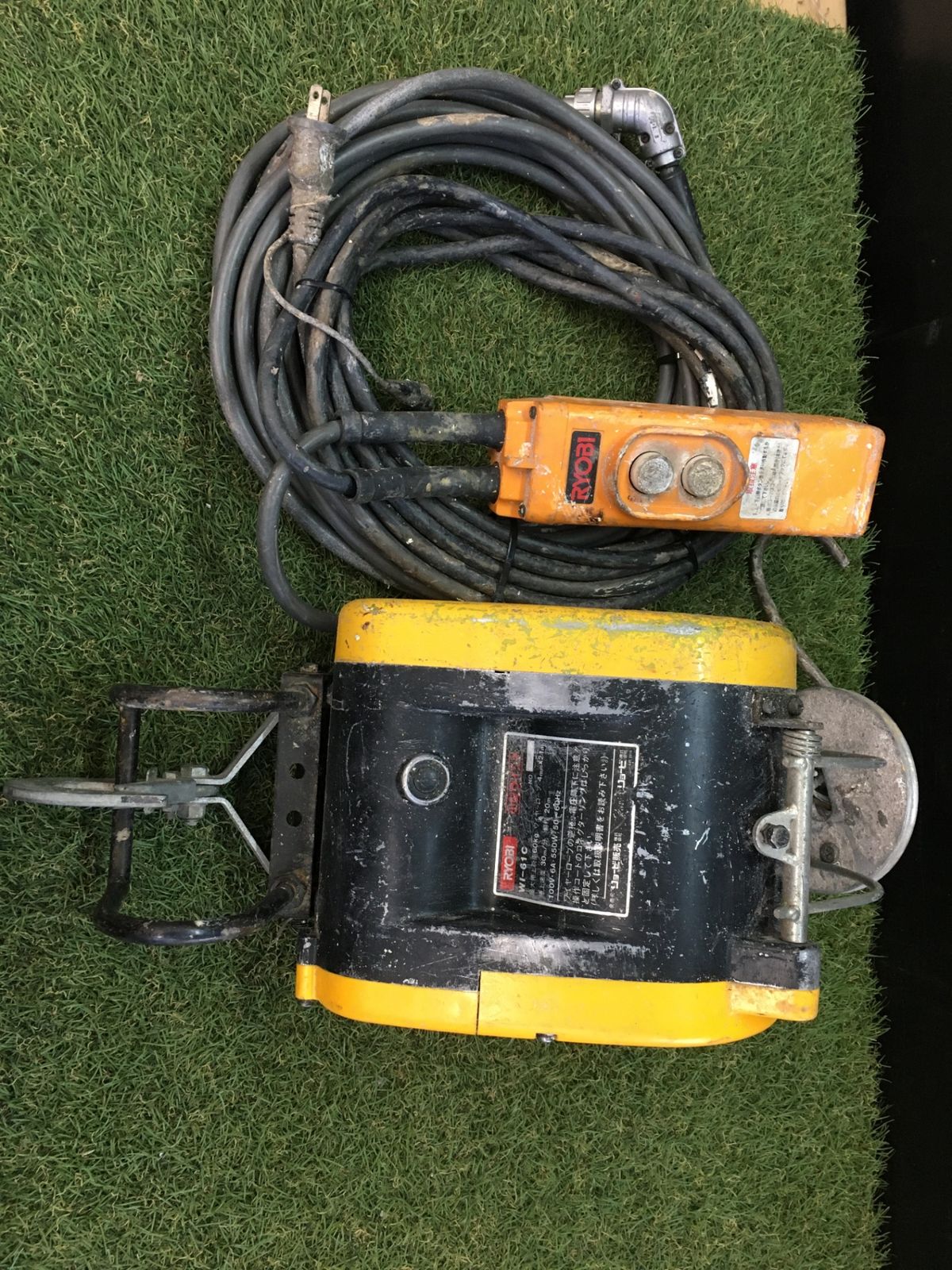 【中古品】【0906】RYOBI(リョービ) 小型ウィンチ 60kg 揚程20m WI-61C IT66X3JL6A1P