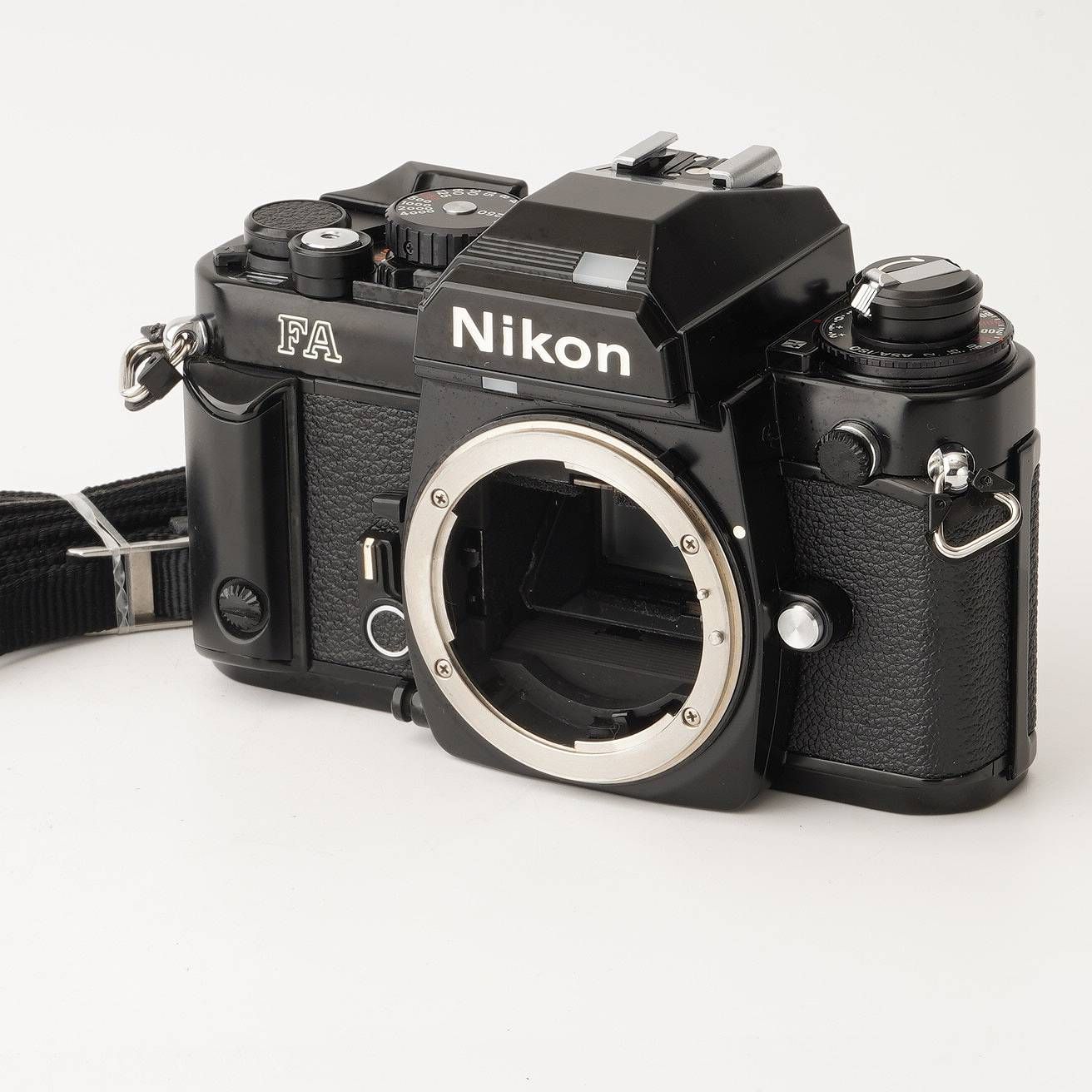 ニコン Nikon FA ブラック ボディ 35mm フィルム一眼レフカメラ - メルカリ