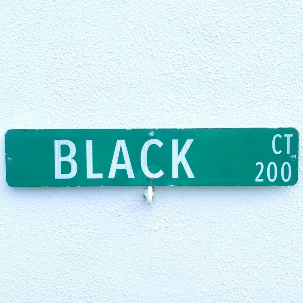 ヴィンテージ ストリートサイン BLACK 看板 (1) / 当時物 ロードサイン STREET SIGN 道路標識 USA ガレージ インテリア アメリカン雑貨