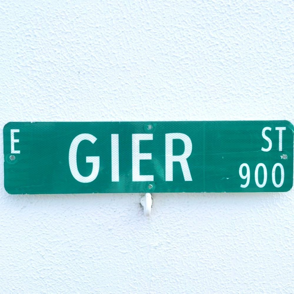 ヴィンテージ ストリートサイン GIER 看板 (1) / 当時物 ロードサイン STREET SIGN 道路標識 USA ガレージ インテリア アメリカン雑貨