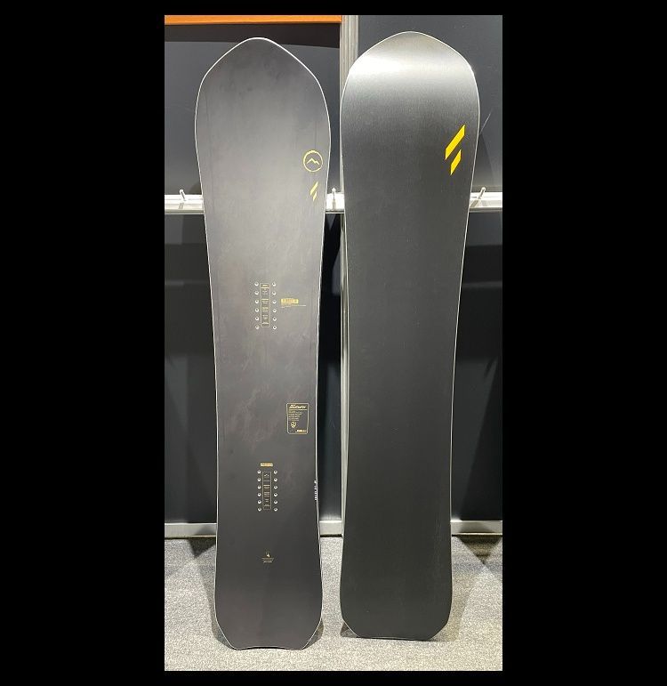 NOVEMBER MOUNTAIN FOX ノベンバースノーボード マウンテンフォックス