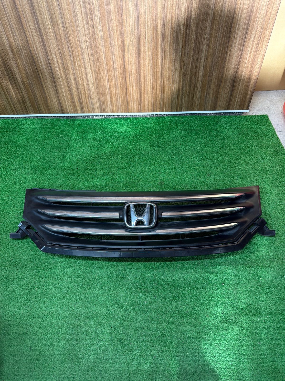 ホンダ フリード GB3 純正 フロントグリル 71121-SYY-Z01-M1 (1143 