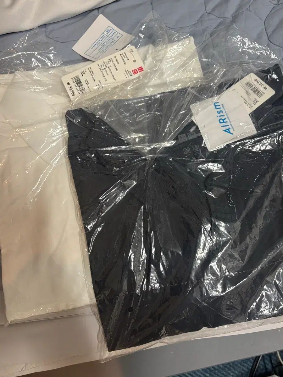 ユニクロ 新商品 まとめ スキッパー ポロシャツ 白/ネイビー