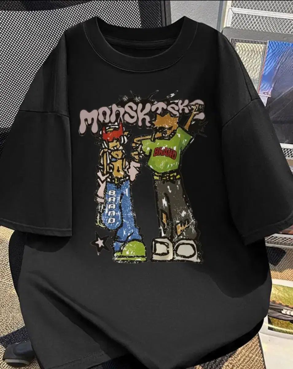 ブラック MONSKTSK キャラクター プリンティング 半袖Tシャツ