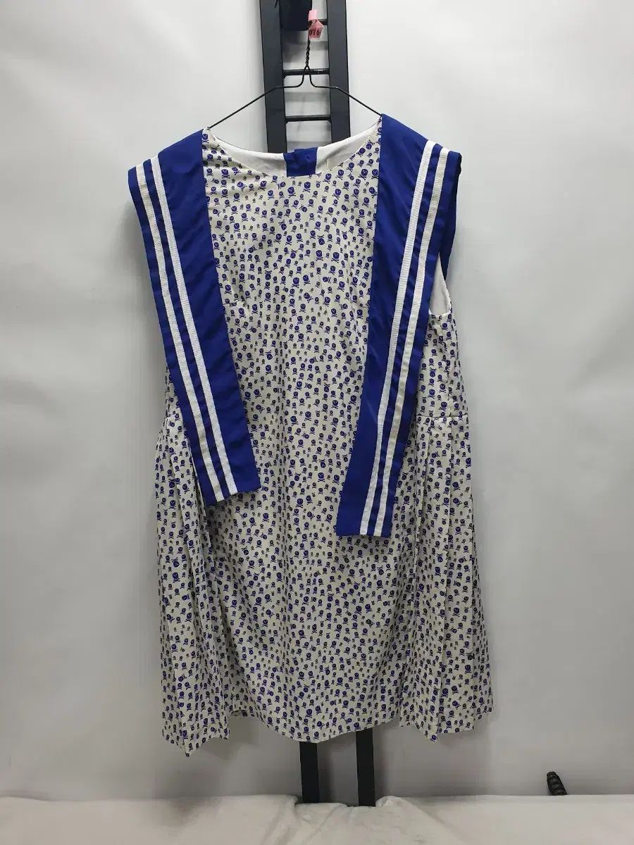 LUCKY CHOUETTE ラッキーシュエトゥ セーラー プリーツ ノースリーブ ONE PIECE 36
