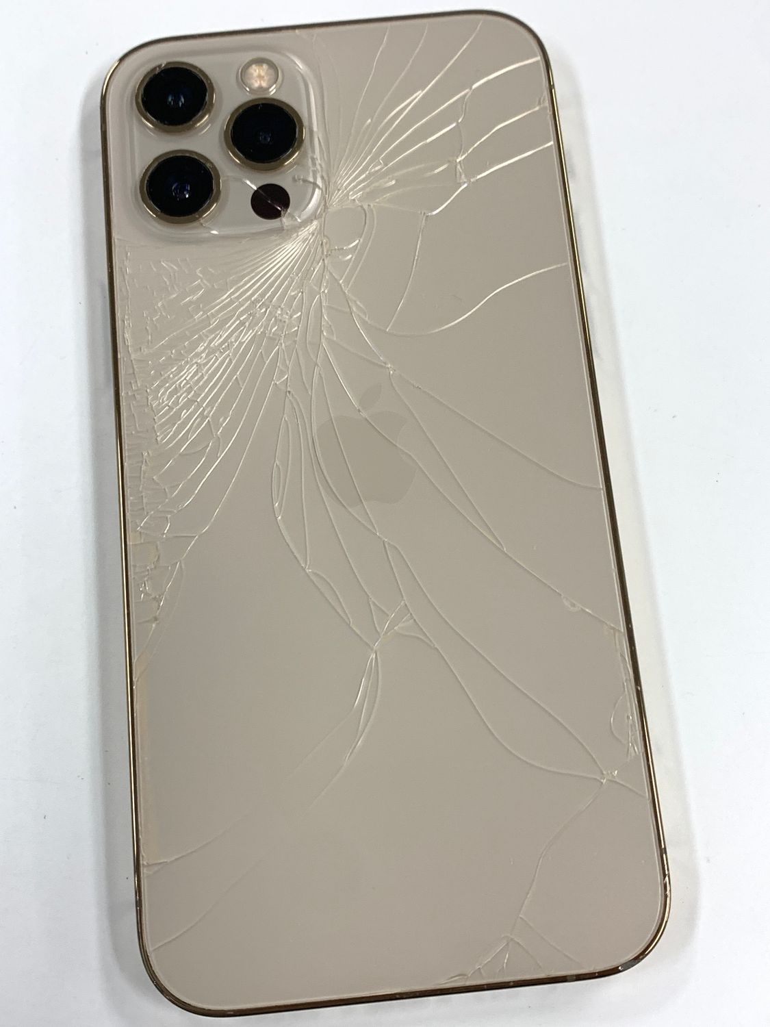 ジャンク iPhone12 Pro 256GB ゴールド SIMフリー - メルカリ