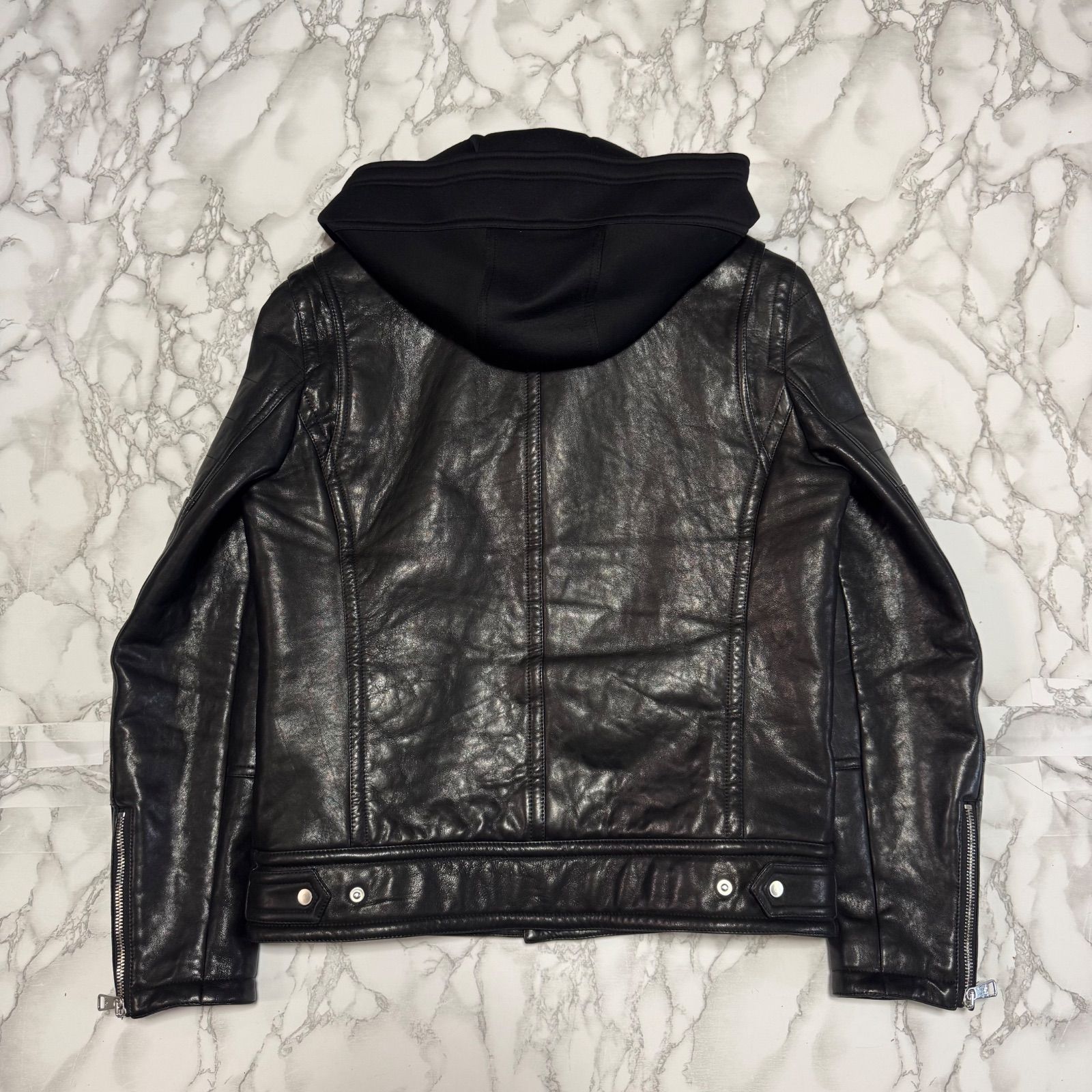 逸品【Neil Barrett ニールバレット 【商品名】仔羊革/ラム レザー 逸品【Neil Barrett ニールバレット 【商品名】仔羊革/ラム レザー