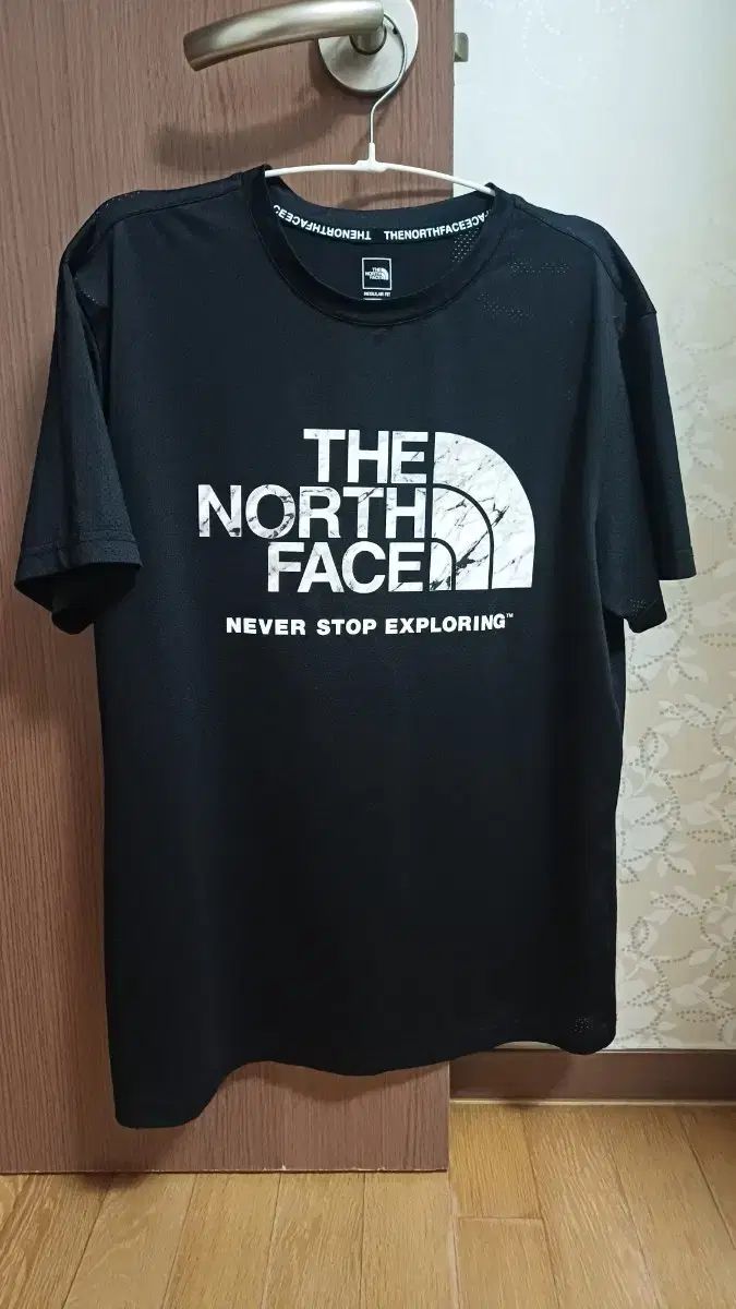 THE NORTH FACE ザノースフェイス 半袖 Tシャツ ブラック ロゴTシャツ