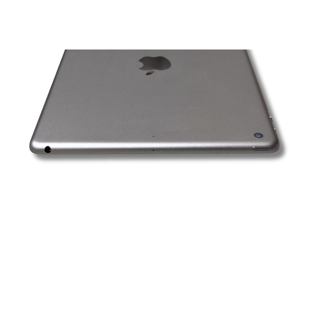 iPad 第6世代 32GB スペースグレイ バッテリー良好 - メルカリ