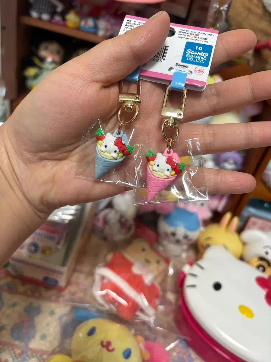サンリオ ハローキティ パフェ キーホルダー