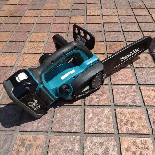 マキタ(makita) 36V充電式チェンソー MUC250D 【中古】【市川行徳店
