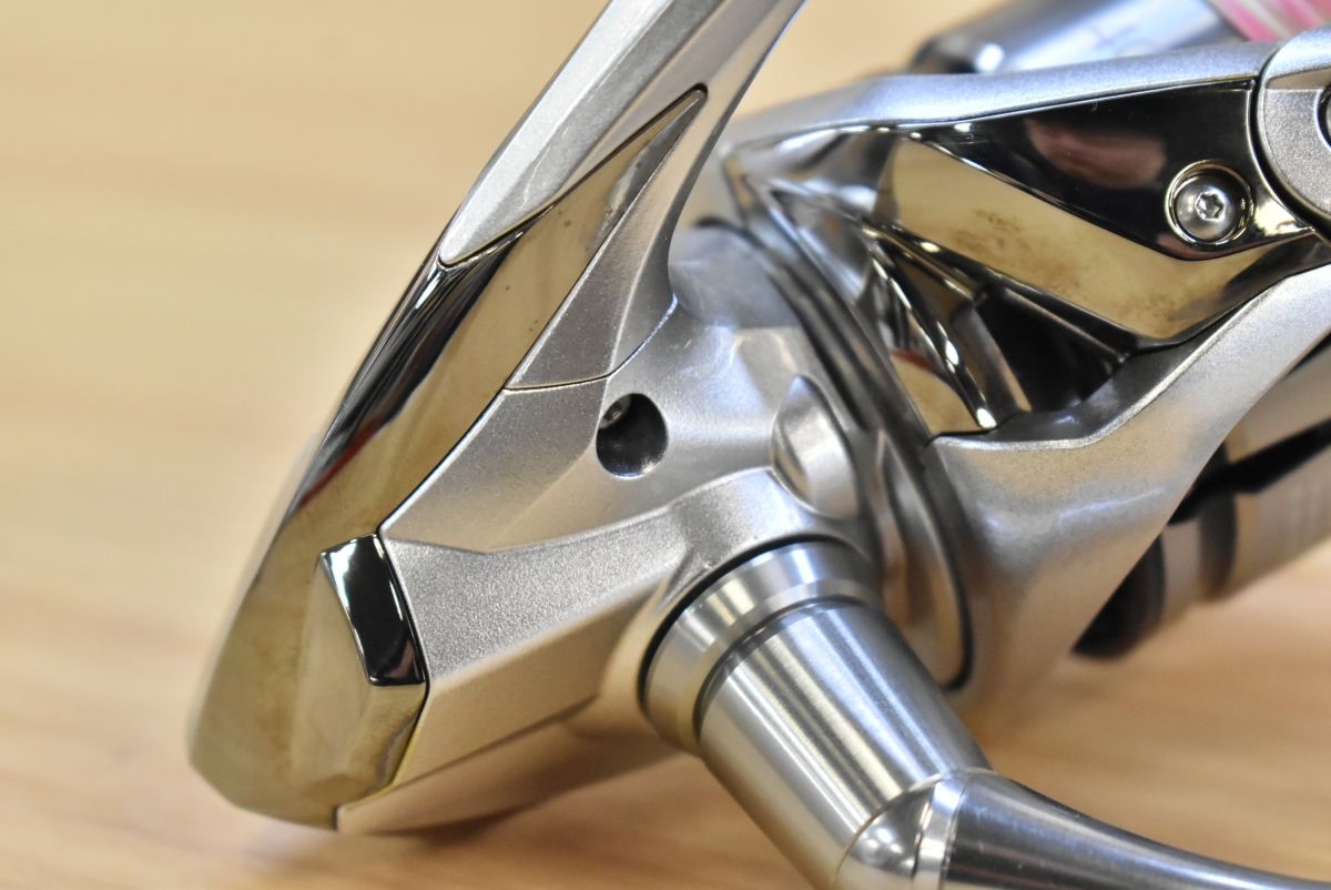 シマノ 19 ストラディック 4000 SHIMANO STRADIC スピニングリール