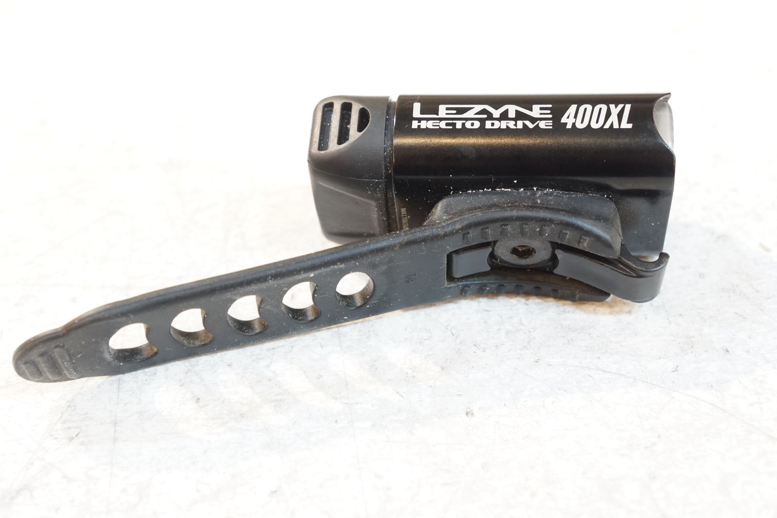 LEZYNE 「レザイン」 HECTO DRIVE 400XL フロントライト / バイチャリ