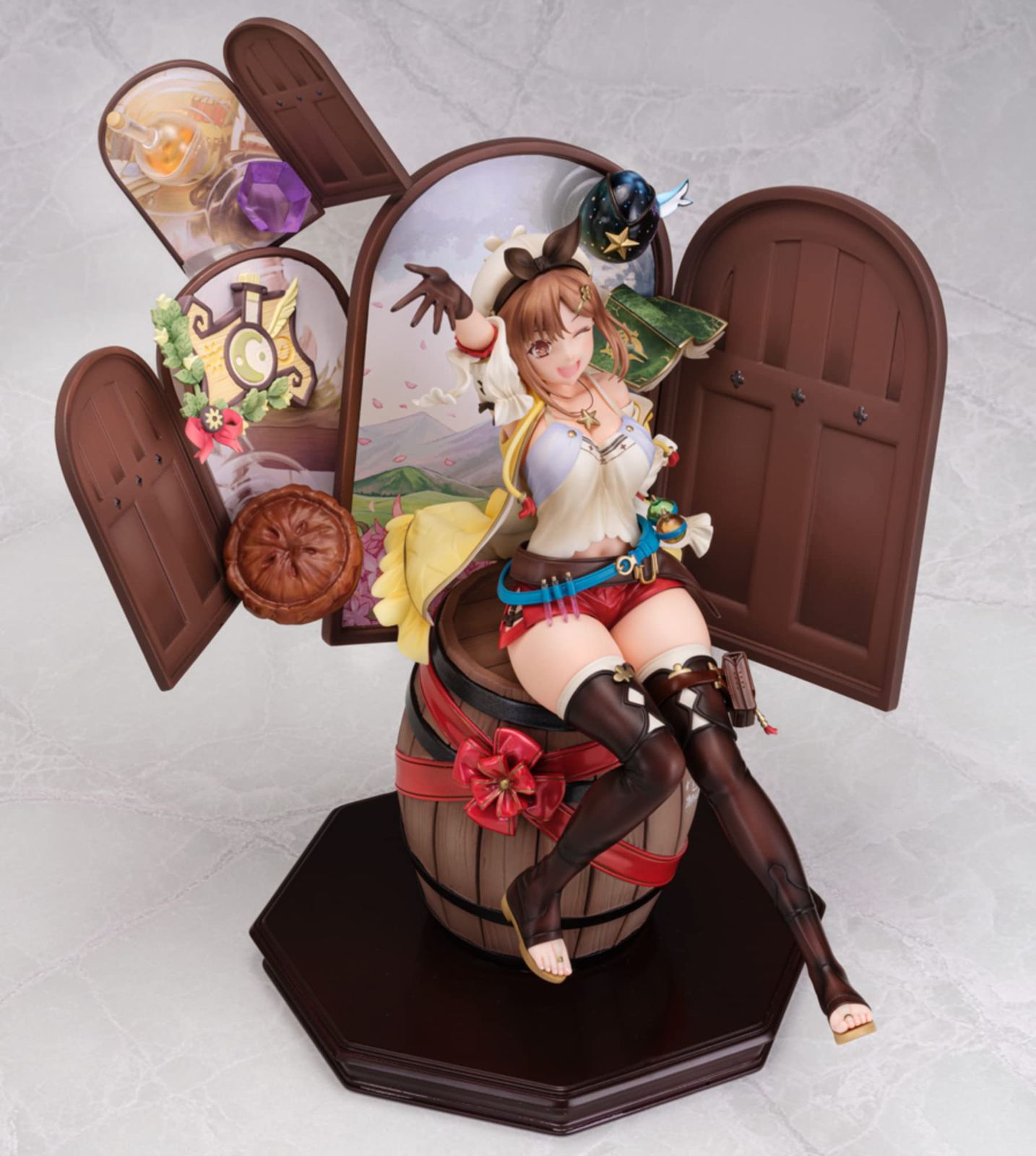 も*ん様 ライザのアトリエ常闇の女王と秘密の隠れ家 フィギュアあみあみ×AMAK あみあみ ライザのアトリエ ～常闇の女王と秘密の隠れ家～ ライザ