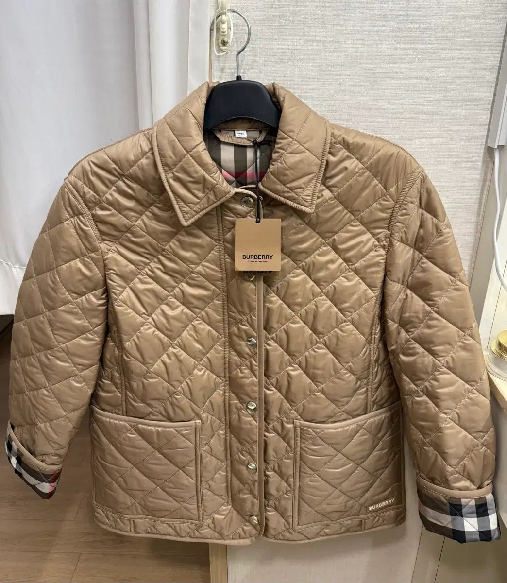 正規品 プレゼント可能 新品 バーバリー キルティング ダウン ジャケット M (66)
