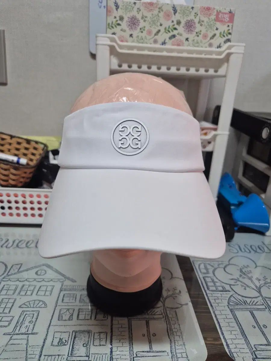 G FORE (ジーフォア) 白 サンキャップ