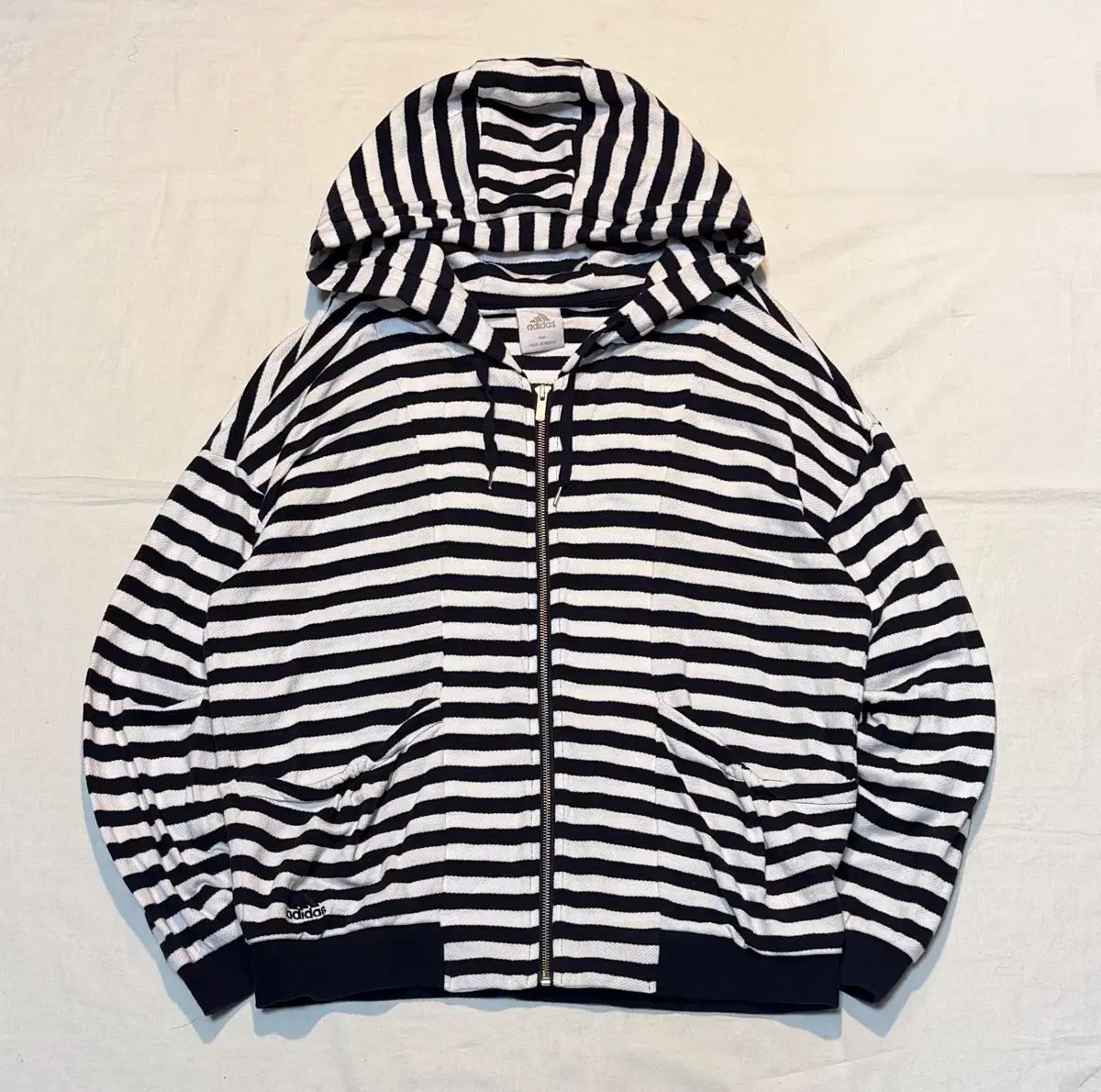*レア* adidas ストライプ フードジップアップ ブラック 白