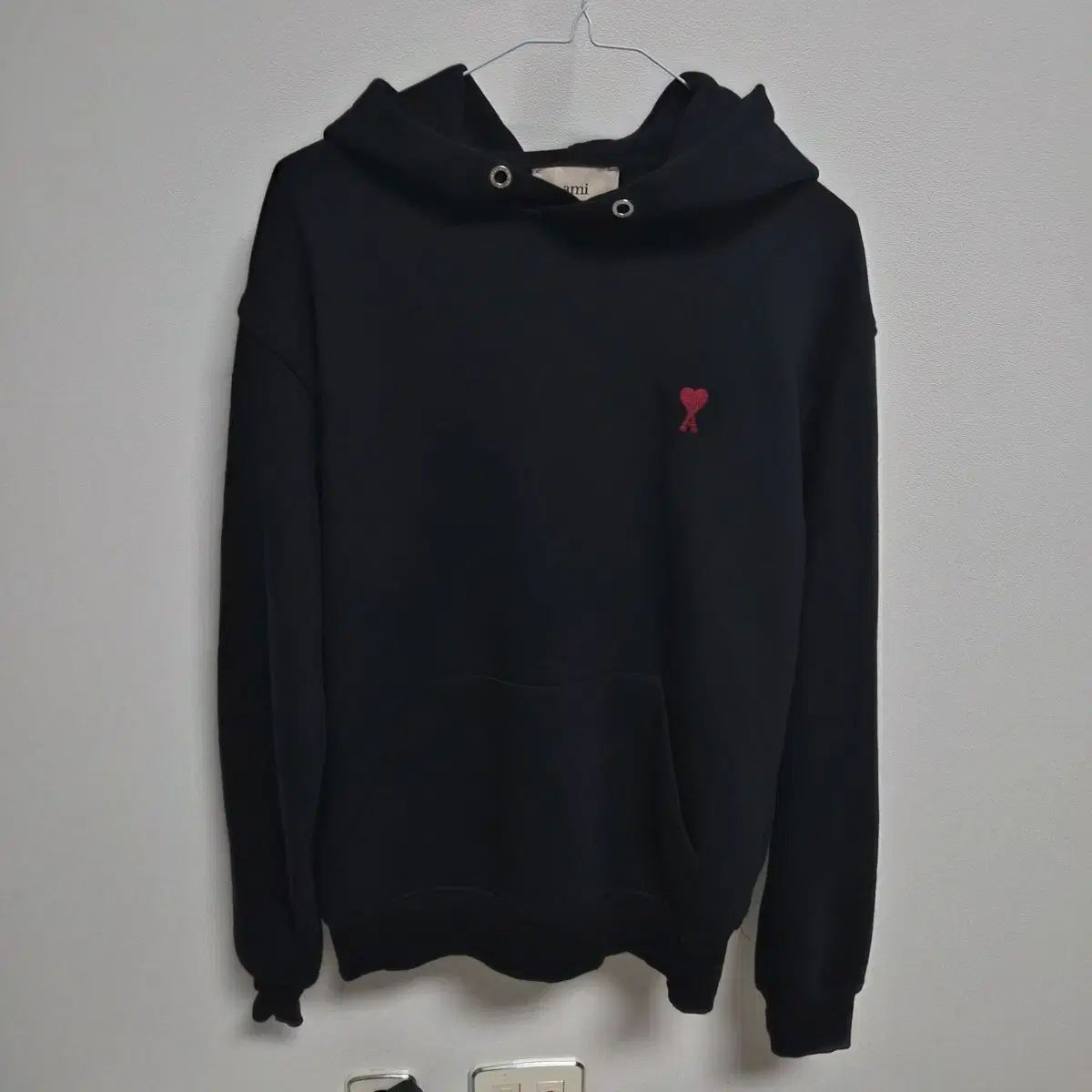 アミ スモール ハート ブラック WHO フードTシャツ 7,279円