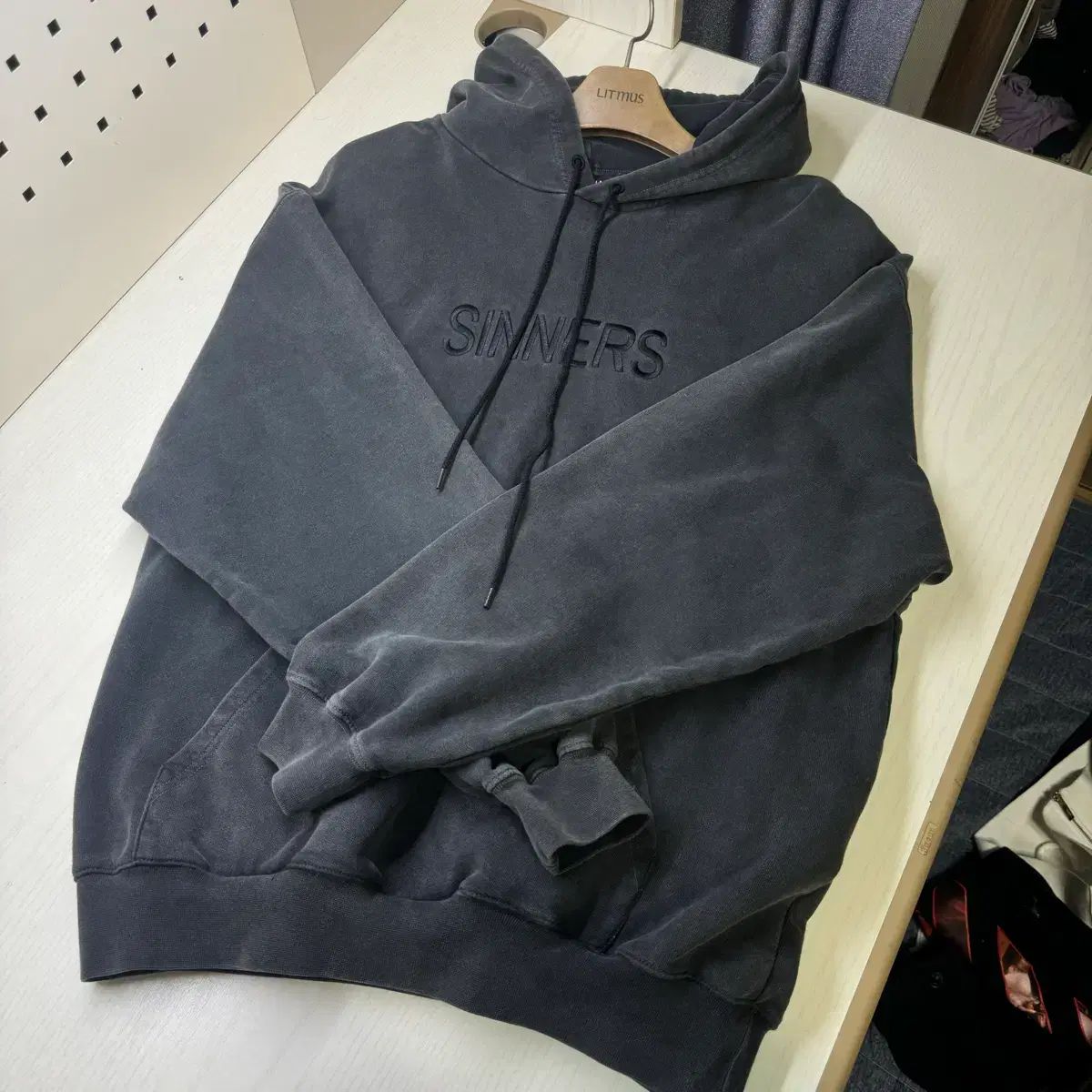 百貨店購入 バレンシアガ シナーズ ロゴ フーディー Tシャツ
