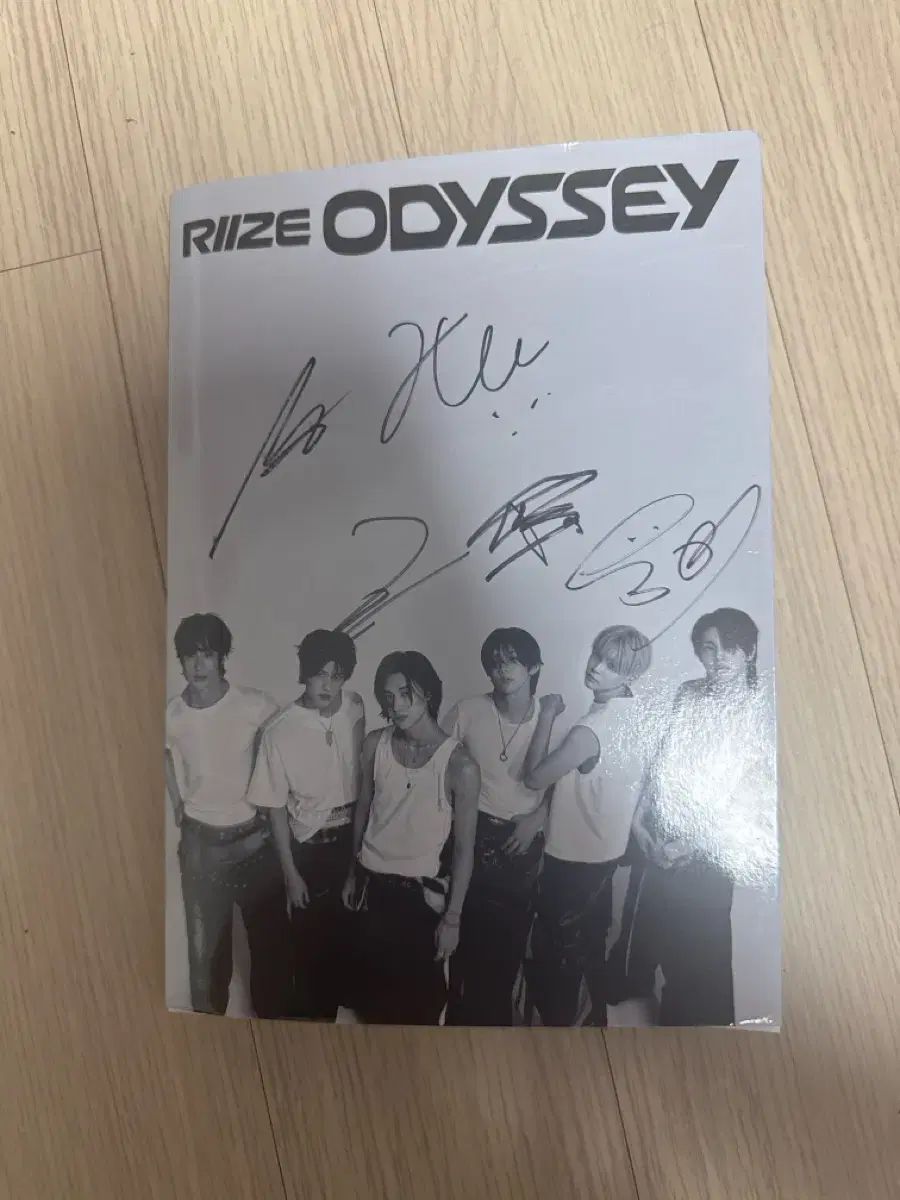 RIIZE（ライズ） オデッセイ サイン入り アルバム