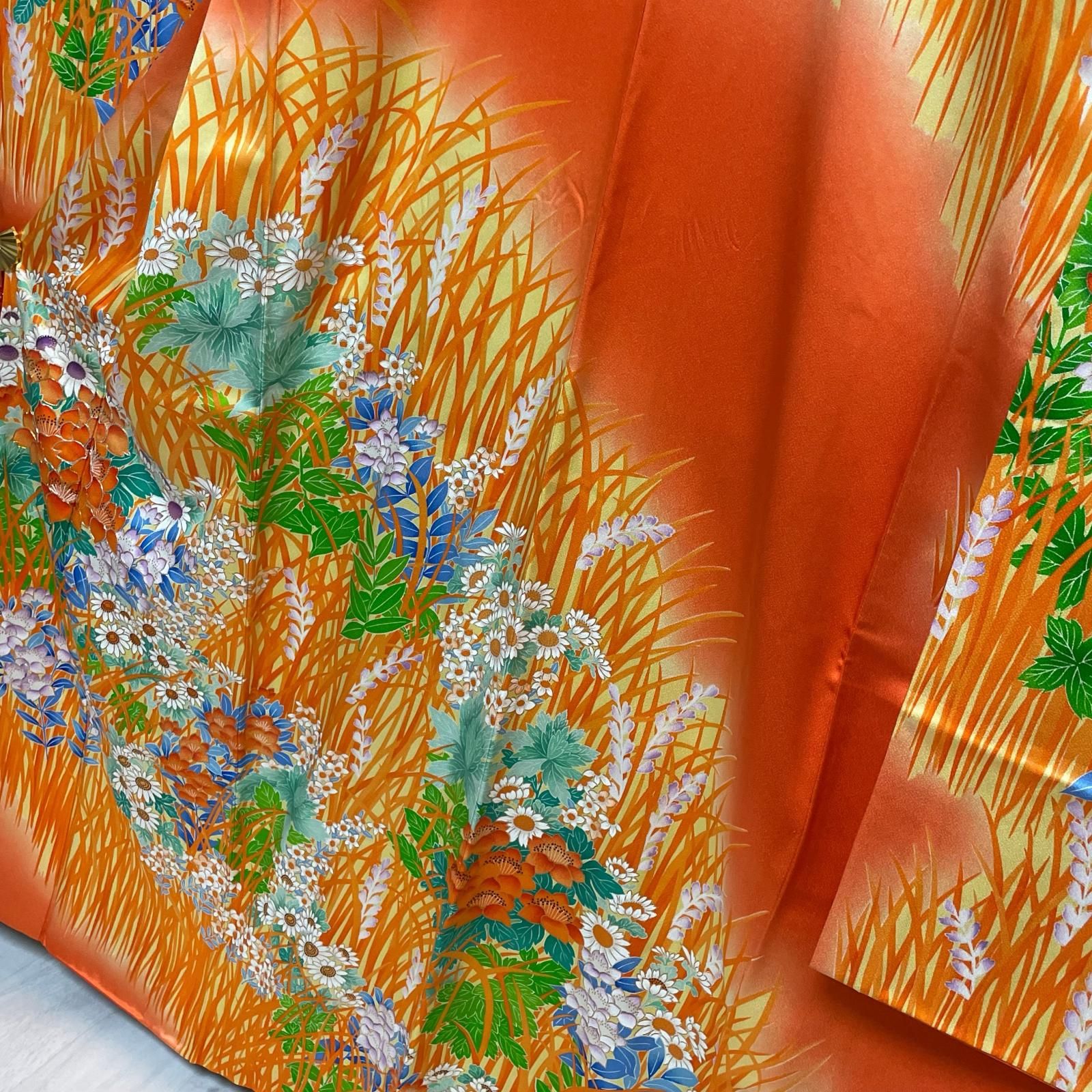 振袖 鮮やかな花模様 金駒刺繍 着物 正絹 X-2034 - メルカリ