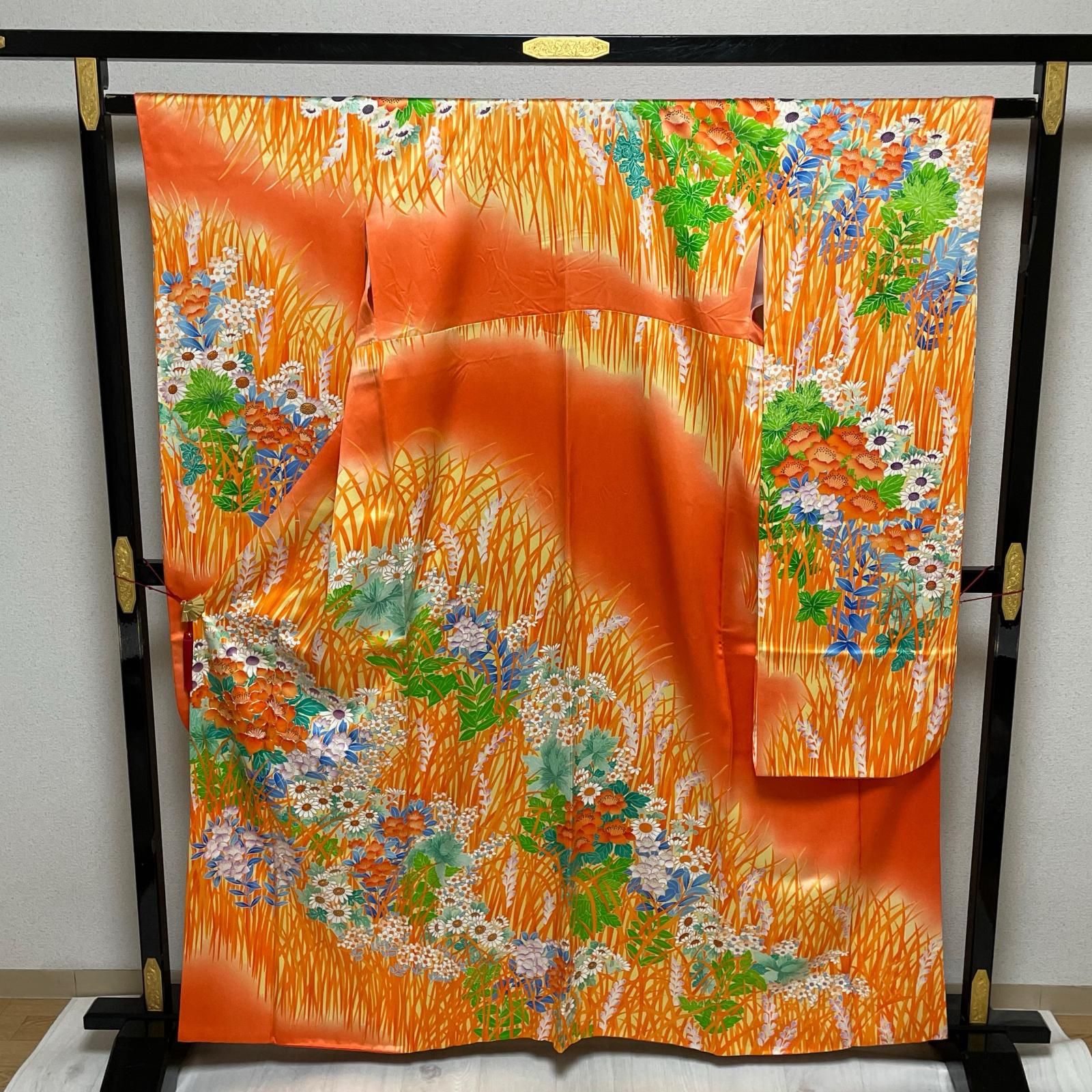 振袖 鮮やかな花模様 金駒刺繍 着物 正絹 X-2034