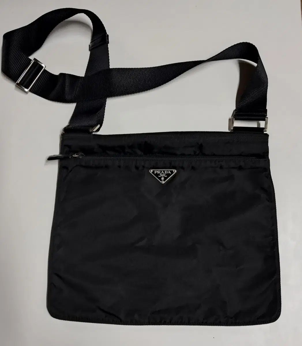 PRADA プラダ ブラック クロスバック
