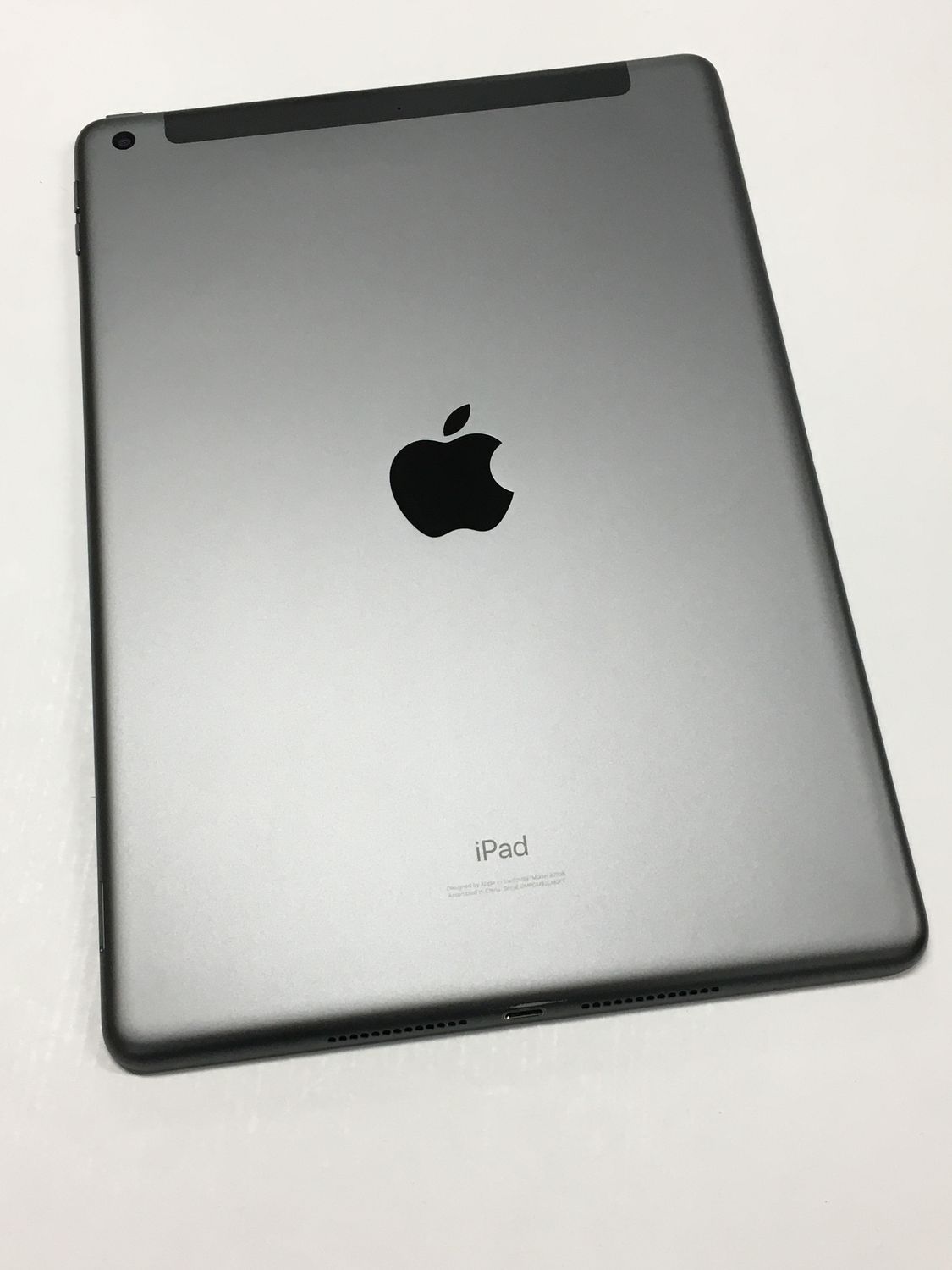 Apple iPad 第7世代 32GB SIMフリー スペースグレイ【動作確認・初期化