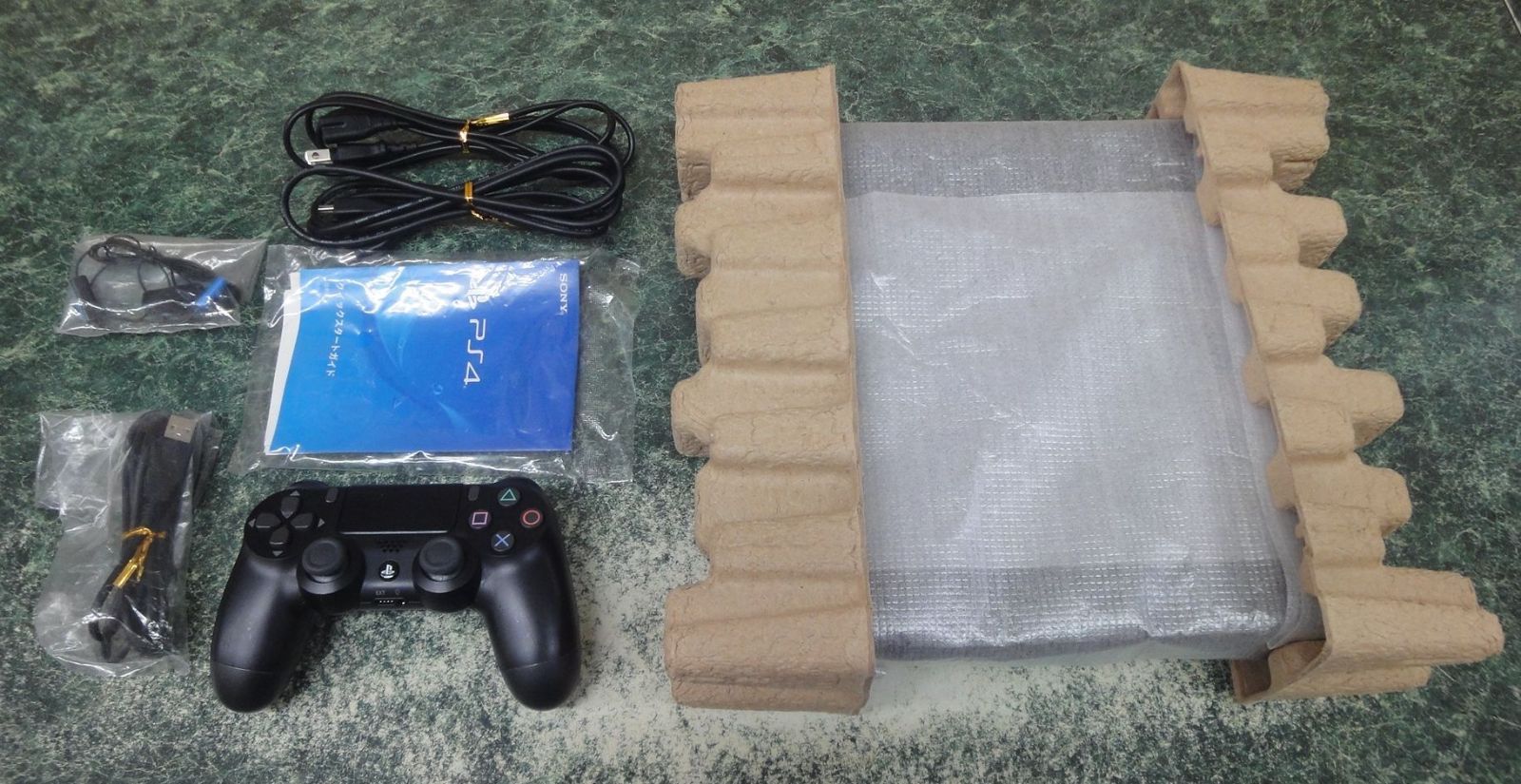 PS4ハード プレイステーション4本体 ジェットブラック (HDD 500GB/CUH PS4ハード プレイステーション4本体 ジェットブラック (HDD 500GB/CUH