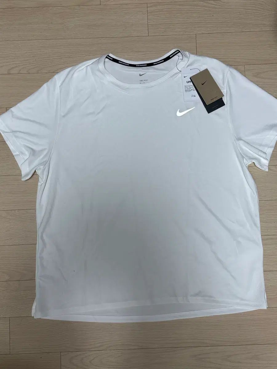 (新品) NIKE ドライフィット 半袖 白