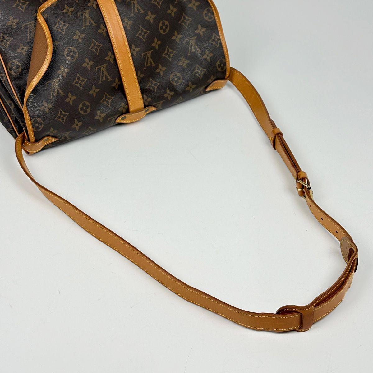 ルイ・ヴィトン Louis Vuitton ソミュール35 斜め掛け ショルダー