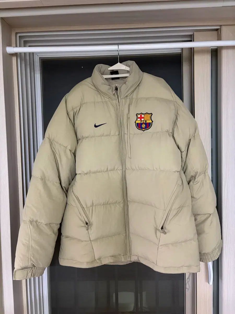 NIKE FCバルセロナ ダウン