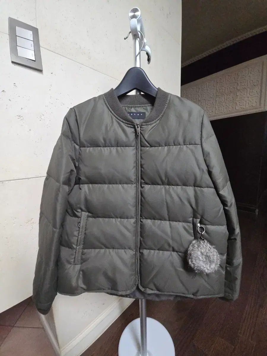 新品) シスレー カーキ アシンメトリー ショートダウン