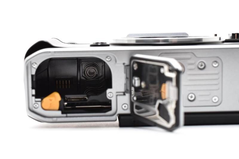 ☆極上美品☆《ショット数11,757回》ニコン Nikon Zf ボディ シルバー