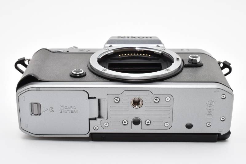 ☆極上美品☆《ショット数11,757回》ニコン Nikon Zf ボディ シルバー