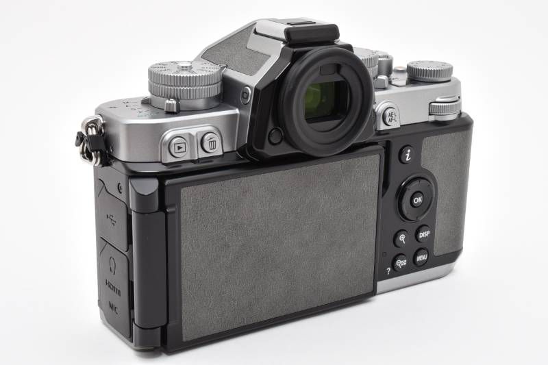 ☆極上美品☆《ショット数11,757回》ニコン Nikon Zf ボディ シルバー